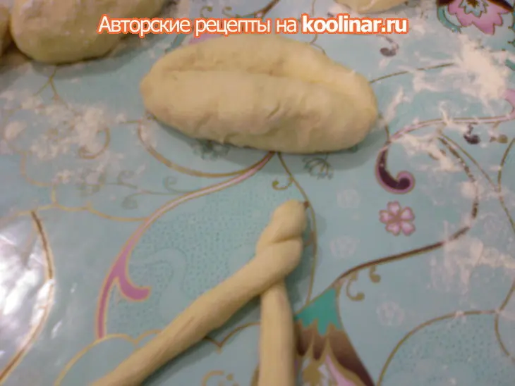 Мега-булочки или мини-пироги с вареньем из белой черешни и лимона.: шаг 5