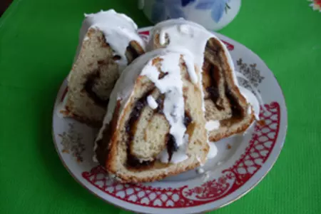 Рулетный кекс с клубникой и взбитыми сливками: шаг 3