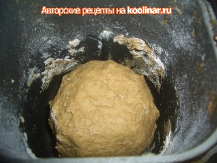 Ржаной хлеб с квасным суслом и тмином в хлебопечке: шаг 4