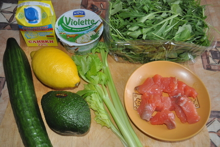 Verrines с сёмгой ,руколой,авокадо и творожным сыром.: шаг 1
