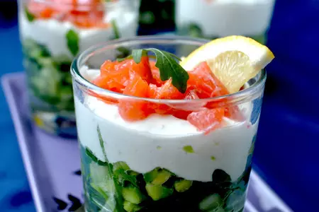 Verrines с сёмгой ,руколой,авокадо и творожным сыром.: шаг 6