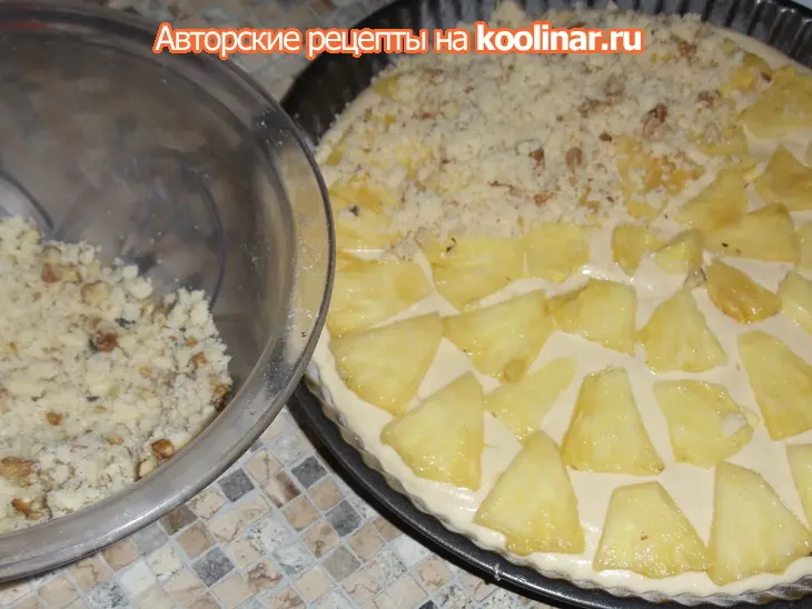Творожный пирог с ананасами и ореховой посыпкой для моих снегурочек: шаг 4