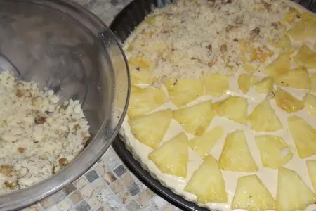 Творожный пирог с ананасами и ореховой посыпкой для моих снегурочек: шаг 4