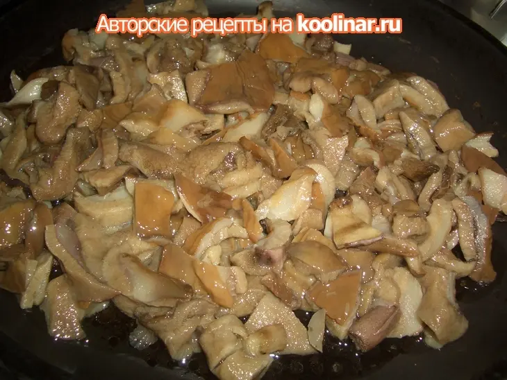Пирог с куриной печенью и грибами: шаг 1