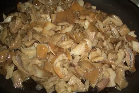 Пирог с куриной печенью и грибами: шаг 1