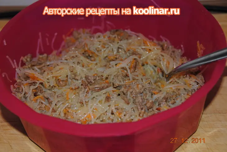 Трубочки хрустящие с мясной начинкой: шаг 2