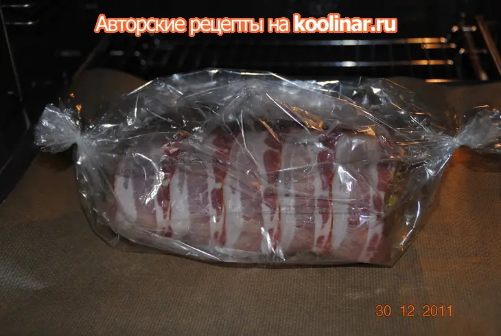 Рулет свиной в беконе (запеченый в рукаве): шаг 2