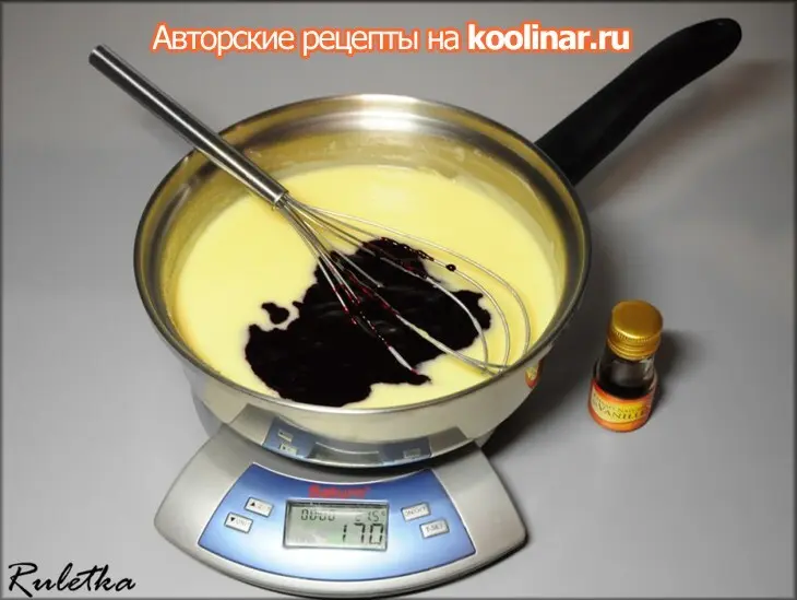 Пирожное с шоколадным муссом и черносмородиновым баваруа "тримирие".: шаг 17