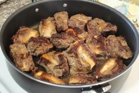 Соус с рёбрами и картошкой: шаг 2