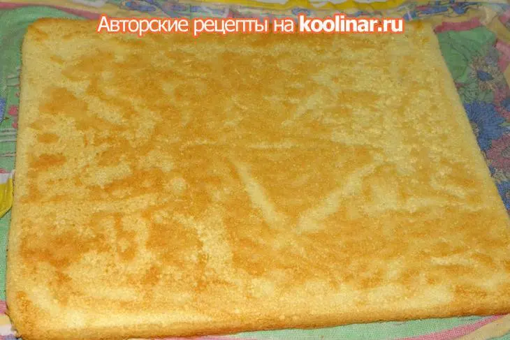 Бисквитный рулет "яблоня в цвету": шаг 7