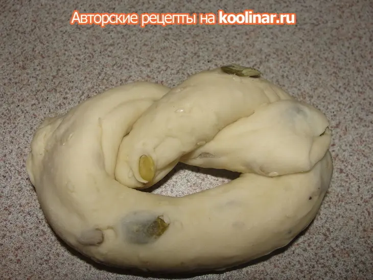Крендели с тремя видами семечек : - ): шаг 6