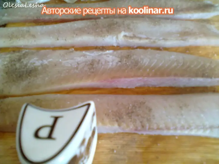 Рулетики из филе щуки с двумя начинками: шаг 4