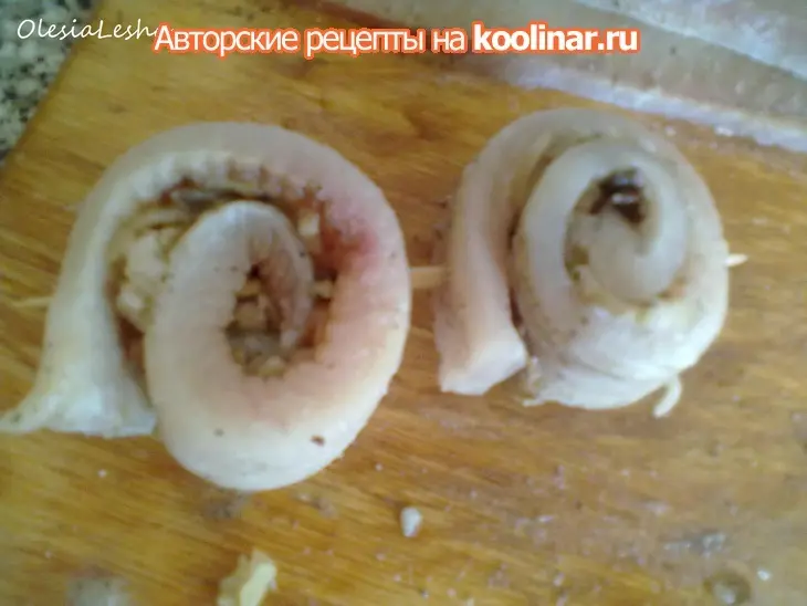 Рулетики из филе щуки с двумя начинками: шаг 13