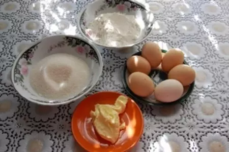 Яблочный торт с карамельным баварским муссом с корицей: шаг 1