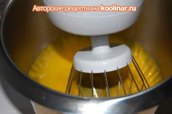 Яблочный торт с карамельным баварским муссом с корицей: шаг 11
