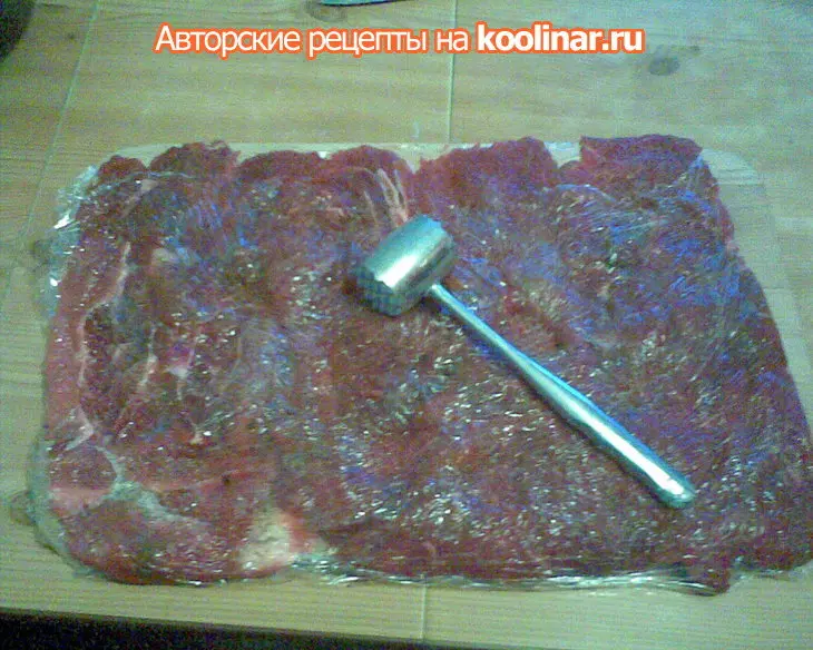 Яблочко - в теленочке, теленочек -  в шубке...= мясные рулетики с яблоками: шаг 2
