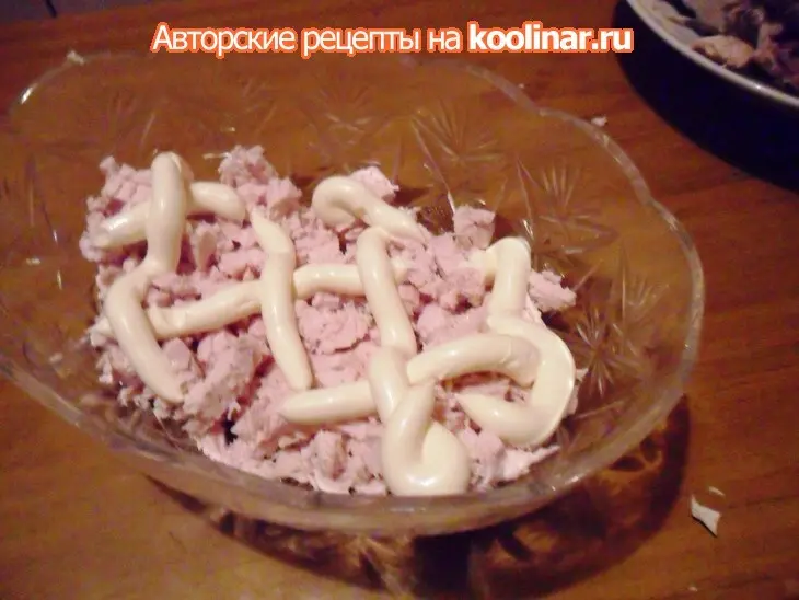 Куриный салат с орехами "рождественский": шаг 3