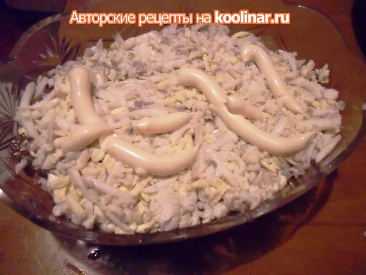 Куриный салат с орехами "рождественский": шаг 4