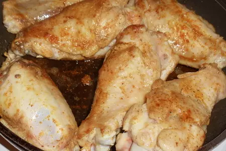 Индейка в сметанно-грибном соусе с чесноком и кинзой: шаг 2