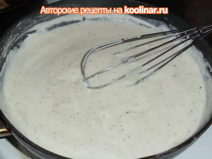 Индейка в сметанно-грибном соусе с чесноком и кинзой: шаг 4