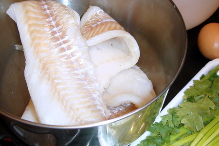 Рыбная запеканка с креветками и зеленью.: шаг 1