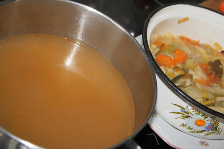 Зимний картофельный суп-толчёнка с квашеной капустой, да со шкварочками: шаг 5