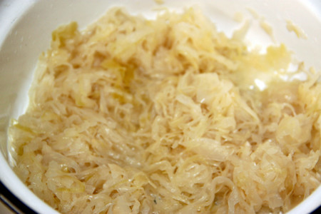 Зимний картофельный суп-толчёнка с квашеной капустой, да со шкварочками: шаг 8