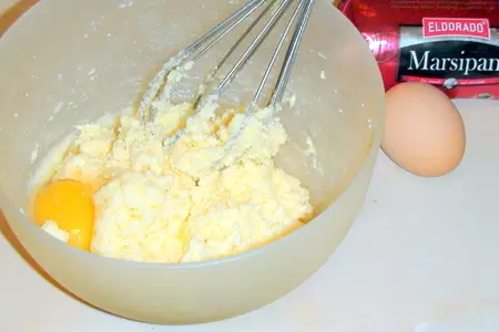 Марципаново-миндальный пирог с фруктами.. вовсе не масло масленое :) для милы.: шаг 1