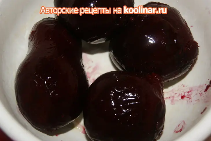 Постный свекольник с пампушками: шаг 1