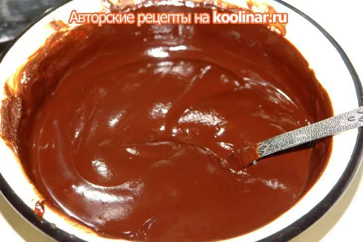 Торт "электровоз" или "голубой вагон бежит, качается...": шаг 4