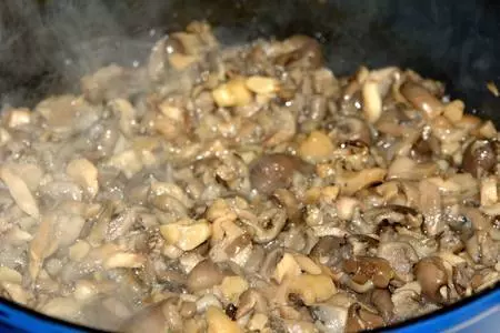 Жюльен с рыбой и креветками: шаг 3
