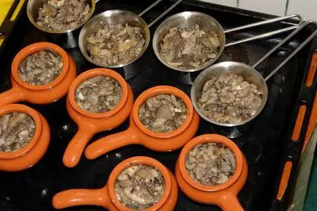 Жюльен с рыбой и креветками: шаг 7