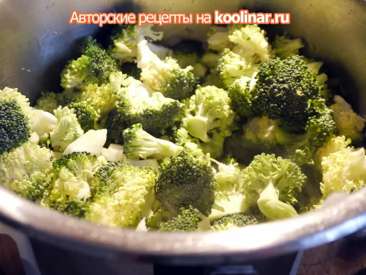 Суп-крем с брокколи и тортеллини: шаг 2