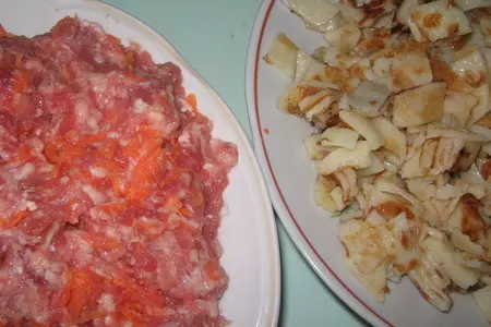 Голубцы по винницки с начинкой из мяса и блинчиков.: шаг 3