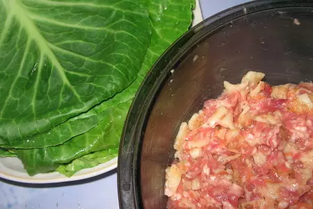 Голубцы по винницки с начинкой из мяса и блинчиков.: шаг 4