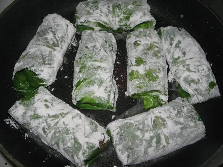 Голубцы по винницки с начинкой из мяса и блинчиков.: шаг 6