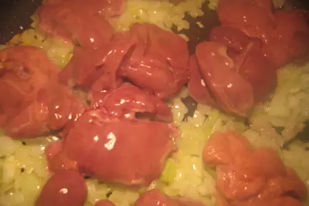 Крем из куриной печени с яйцом.: шаг 2