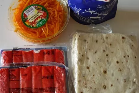Торт с крабовыми палочками: шаг 1