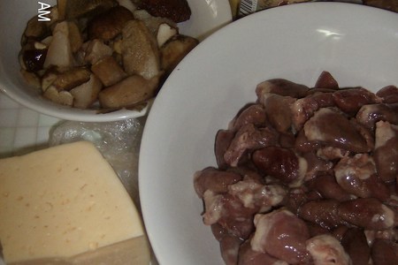 Куриные сердечки с грибами в сырно-горчичном соусе: шаг 1