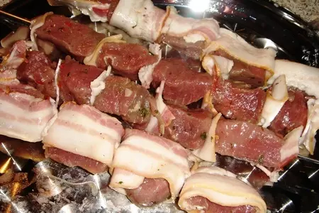 Шашлык из мяса ягненка с беконом: шаг 2