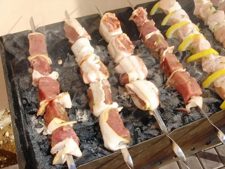 Шашлык из мяса ягненка с беконом: шаг 3