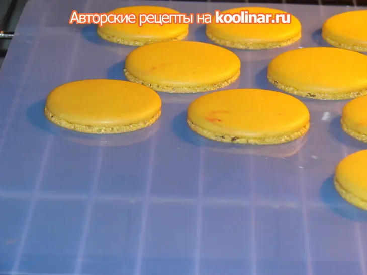 Макаронс с желе из кураги: шаг 4