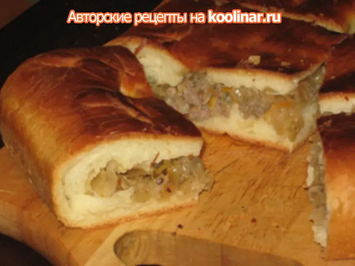 Пирог с мясом и капустой: шаг 1