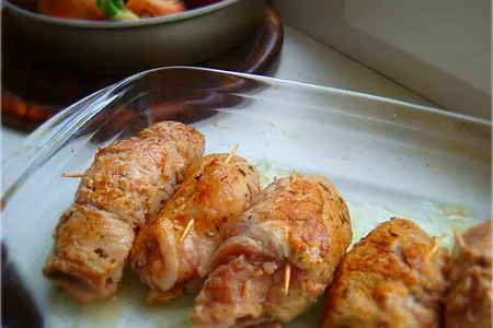 Мясные рулетики с помидорами в прованском соусе: шаг 4