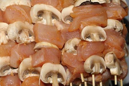 Куриные шашлычки с грибами в сливочном соусе.: шаг 2