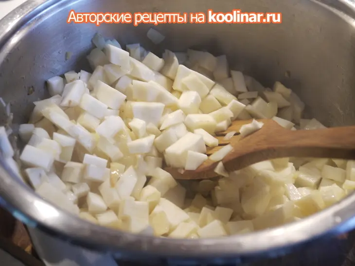 Молочный крем-суп из сельдерея с беконом: шаг 2