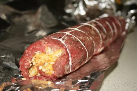 Мясной рулет с тыквой и орехами: шаг 6