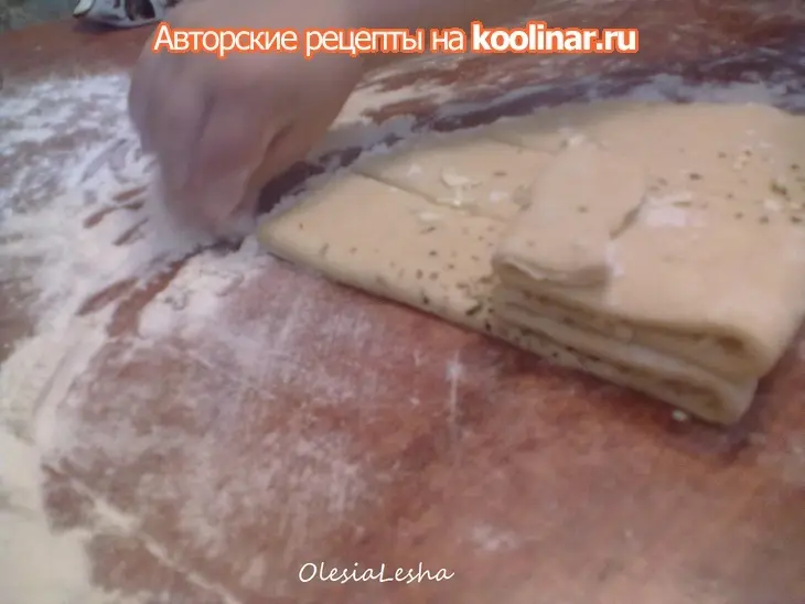 Воздушный хлеб в виде гармошки...с чесноком и прованскими травами "играй гармонь любимая"))): шаг 10