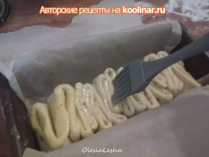 Воздушный хлеб в виде гармошки...с чесноком и прованскими травами "играй гармонь любимая"))): шаг 13