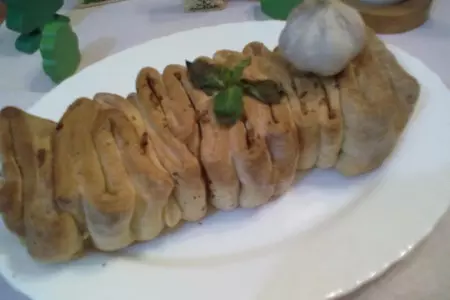 Воздушный хлеб в виде гармошки...с чесноком и прованскими травами "играй гармонь любимая"))): шаг 14